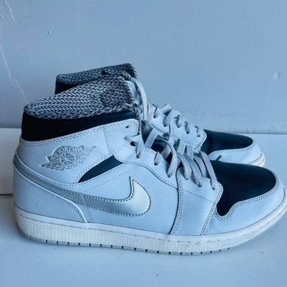 Nike Other - Nike Air Jordan Men's White Black Mid Top Sneakers Shoes 554724-032 Size 12